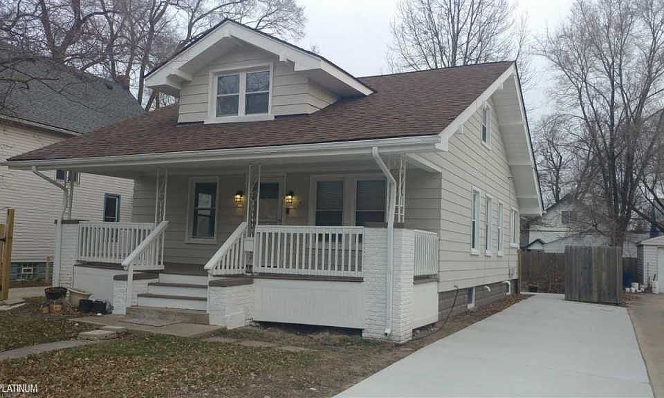 1st image of 20 Yeamans Ave