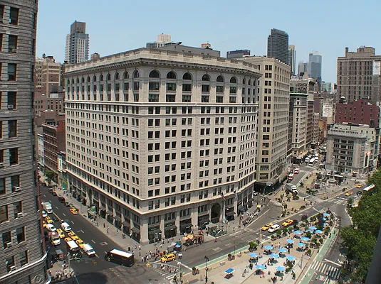 Rented by R New York | media 27