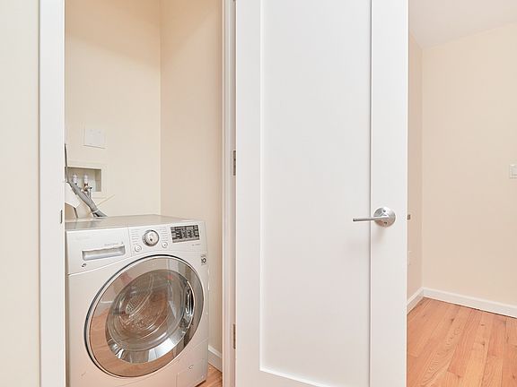 3rd image of 2211 3rd Ave Unit 4-C