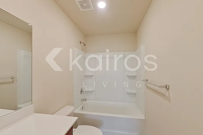 1103 Freedom Pkwy — Photo 19