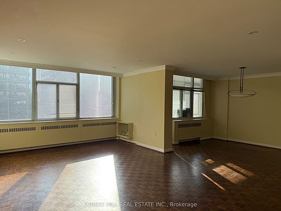 5th image of 500 Avenue Rd #405