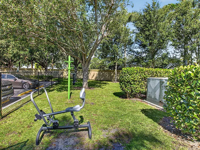340 Lake Monterey Cir — Photo 48