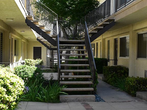 2nd image of 18560 Vincennes St APT 28