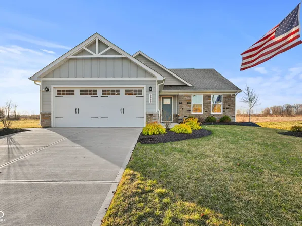 6933 E Bean Blossom Dr, Camby, IN 46113
