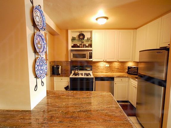 2nd image of 5700 Arlington Ave APT 22L
