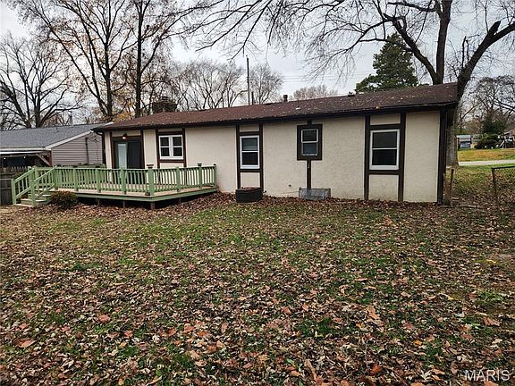 3rd image of 208 Cascade Dr