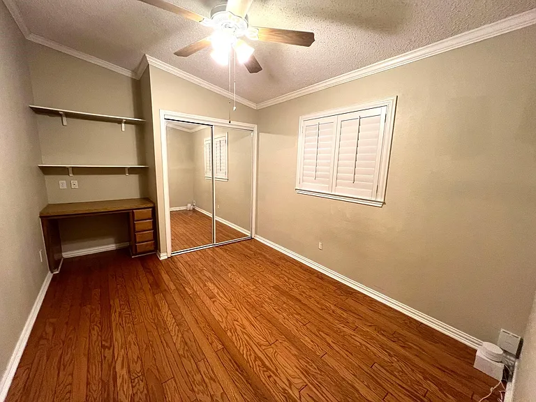 8423 Timber Ml — Photo 10