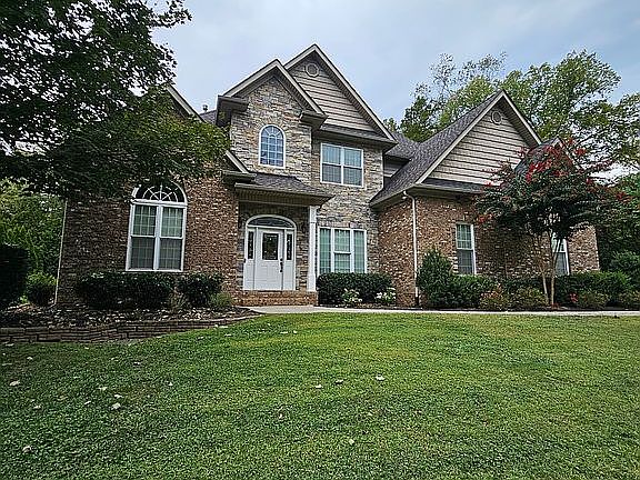 2nd image of 800 Thomas Wood Way