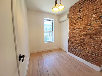 Rented by Rennit Inc.