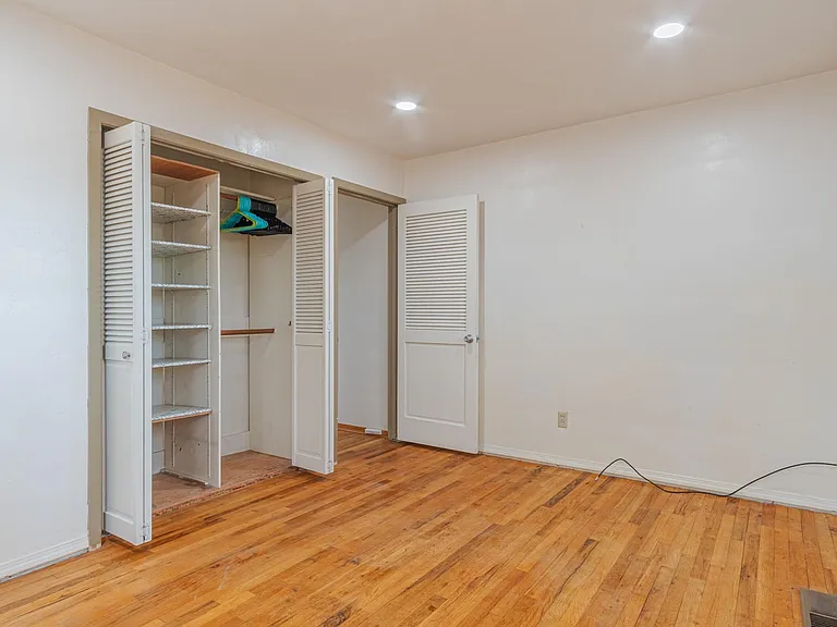 1430 NE Sherman Ln — Photo 21