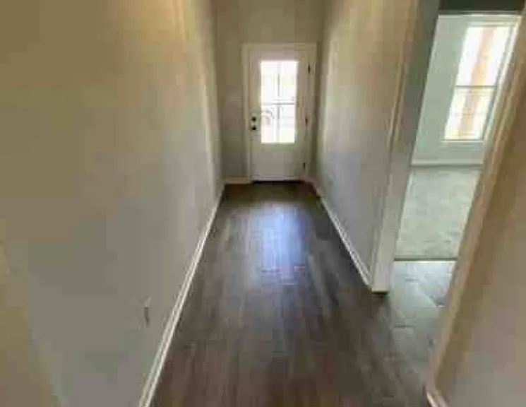 190 Berkshire Pl — Photo 4