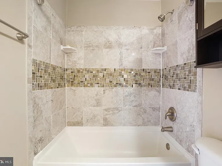 7017 Migliori Ct — Photo 20