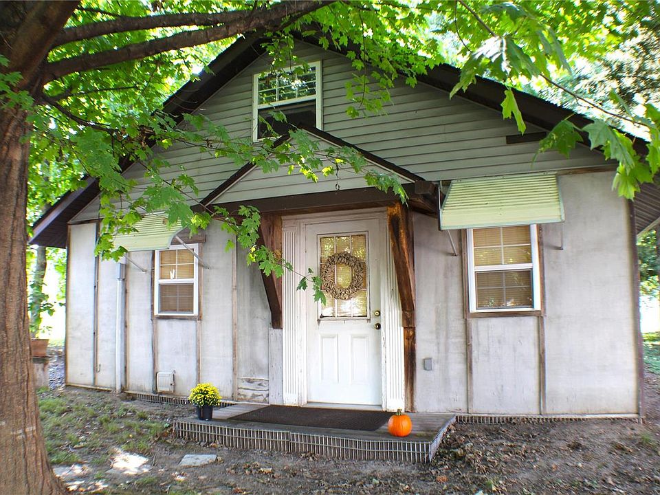 1st image of 7 Roselawn Ave