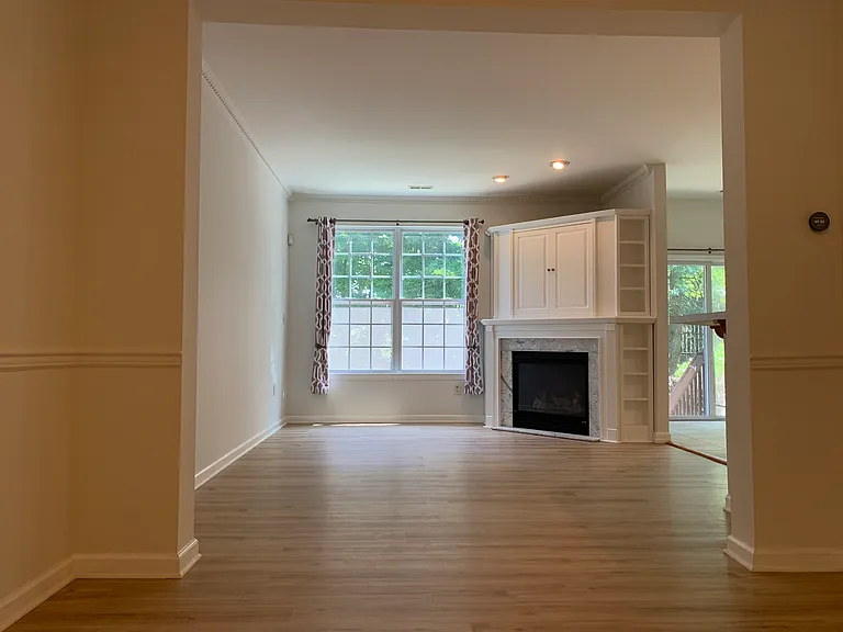 47 Hoover Ave — Photo 4