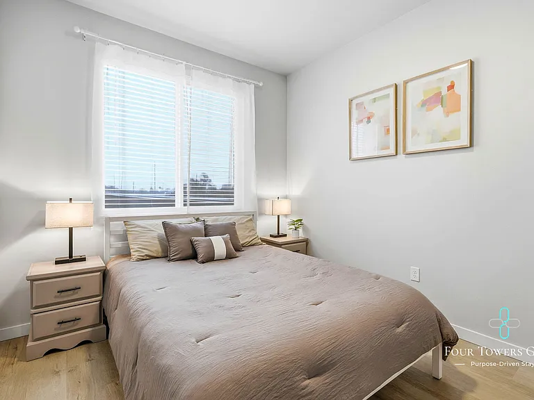1205 NE Emerald Dr — Photo 12