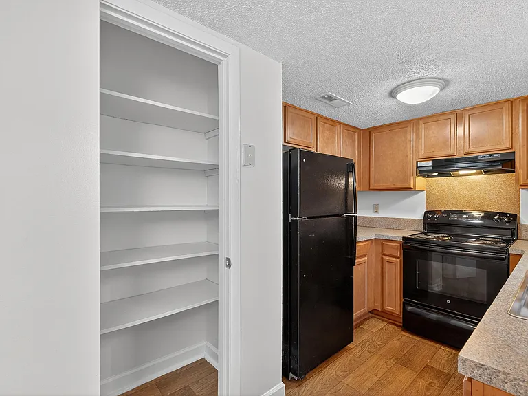 Woodlocke Apartments — Photo 50