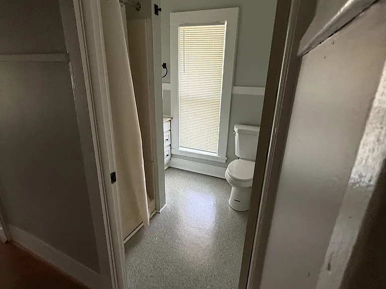 20 Rowley St #R — Photo 1