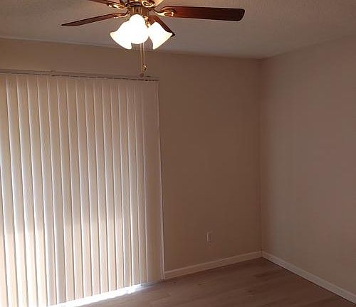 4th image of 8034 Stark Ave #C
