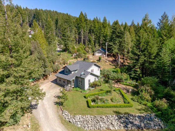 634 Burnt Stump Ln, McKinleyville, CA 95519