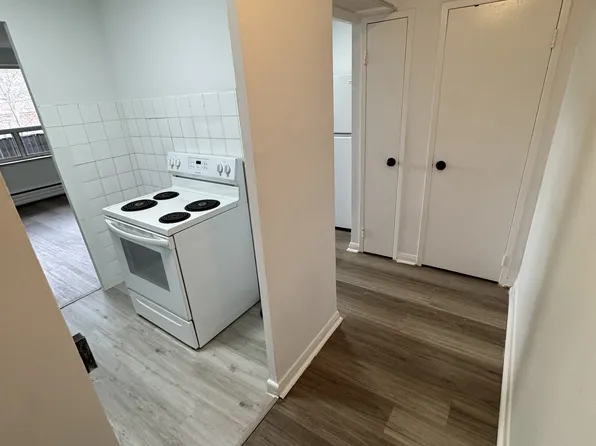 2204 Dufferin Street, 2204 Dufferin St, Toronto, ON M6E 3R8