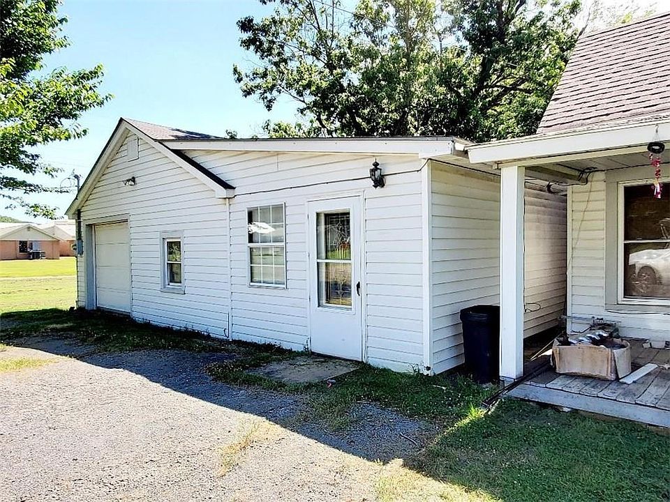 2nd image of 510 E Avenue D