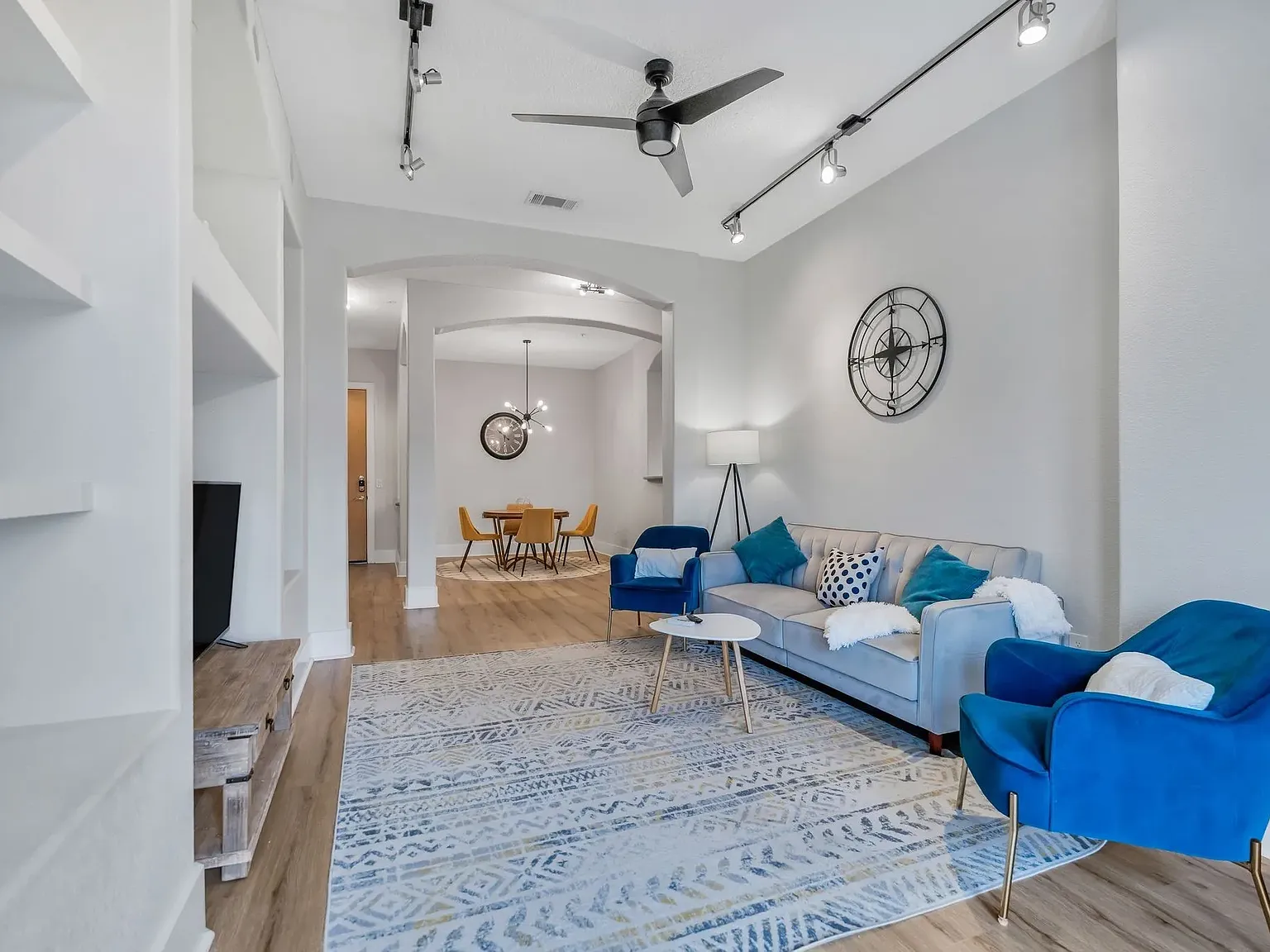 2 bed, 1300 sqft, $2,900 — Photo 2