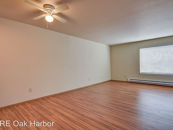 5th image of 1651 NE 16th Ave APT 205