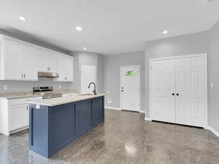 5952 Jefferson Ave — Photo 4