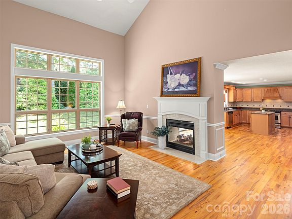 5th image of 70 Ashley Woods Dr