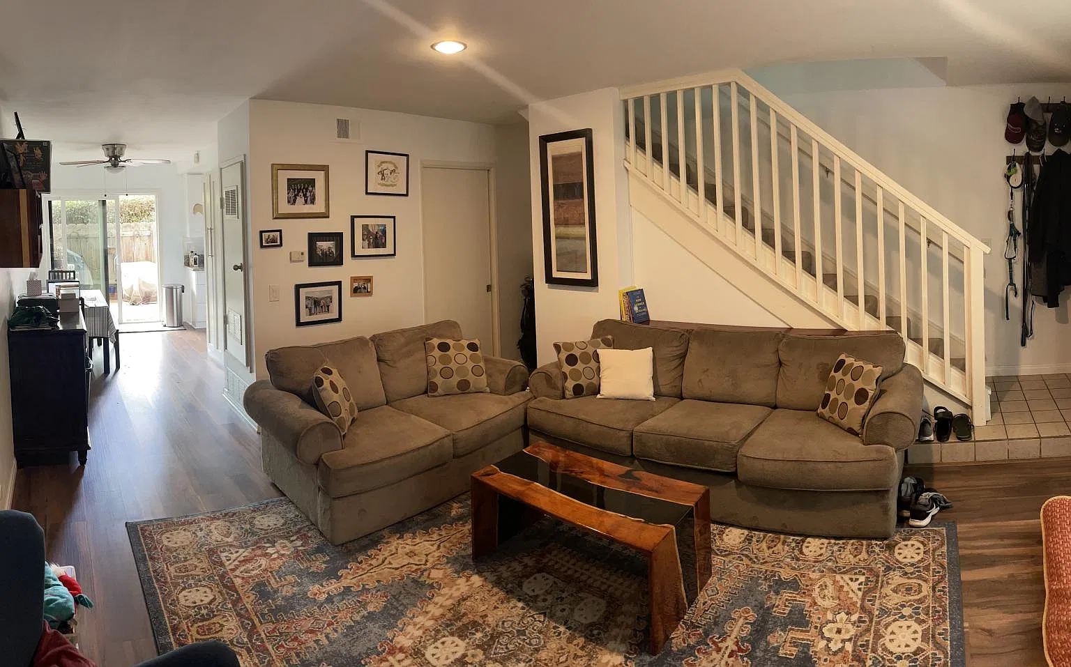 2 bed, 1.5 bath, 970 sqft, $3,450 — Photo 2