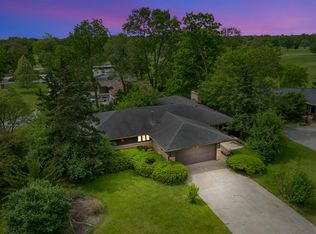 407 G H Baker Dr, Urbana, IL