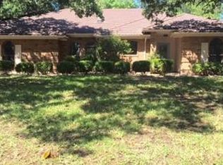 105 Valleyview Ct, Azle, TX 76020