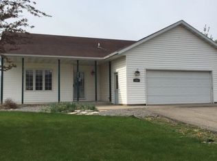 303 Smith Ct, Mapleton, MN 56065