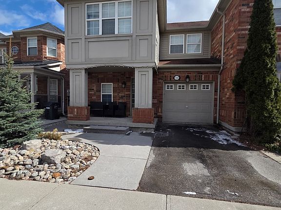 3rd image of 1156 Riddell Cres