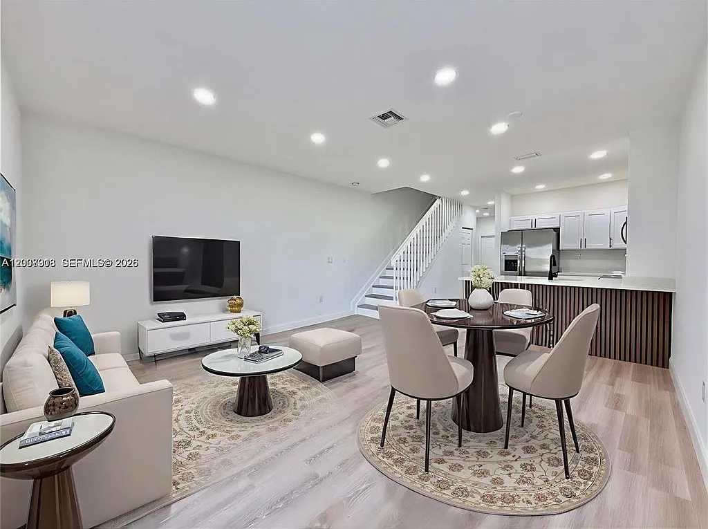 3 bed, 1528 sqft, $3,000 — Photo 4