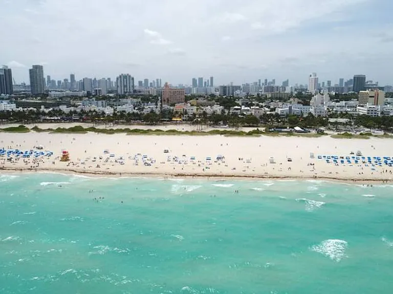 Ocean Dr — Photo 101