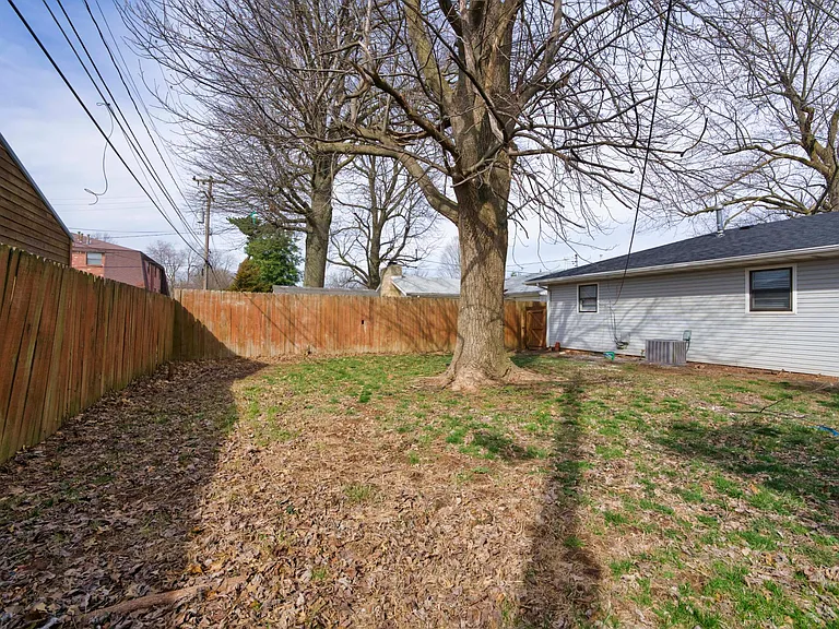 1356 E Rosebrier St — Photo 38
