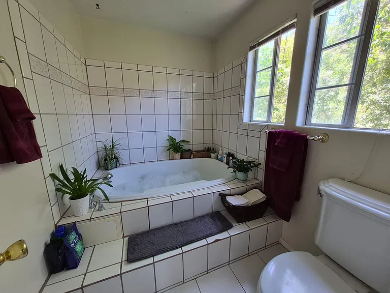 15002 Anderson Way #15002 — Photo 5