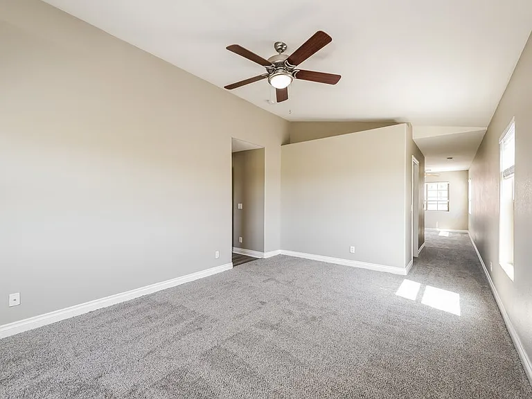 1071 Willjay Ln — Photo 9