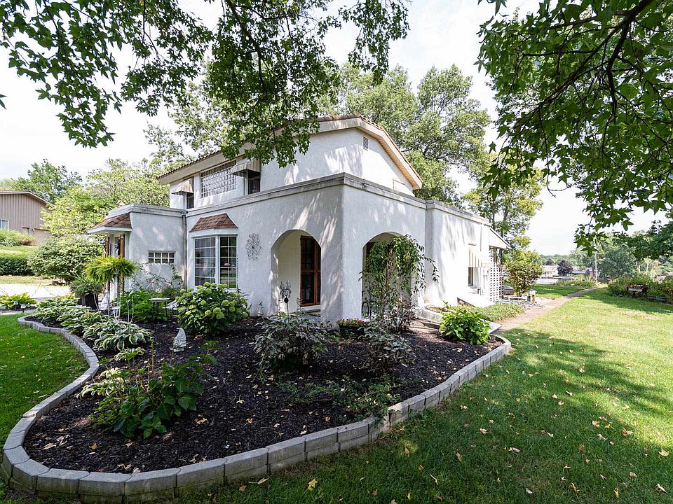 1st image of 55632 Riverview Manor Dr