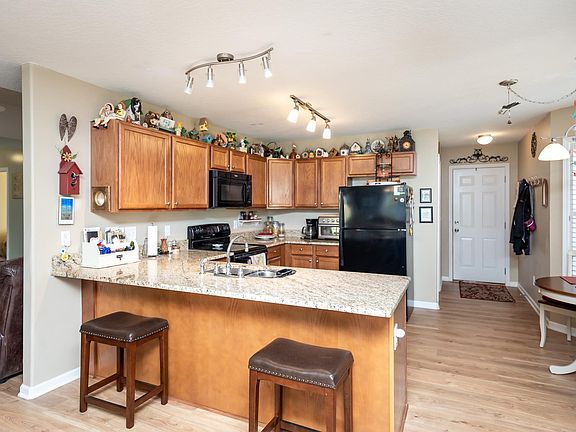 4th image of 140 Brooke Lee Cir