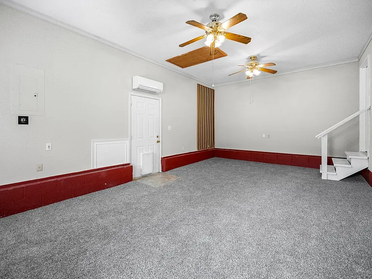 409 Kelsey Dr — Photo 17