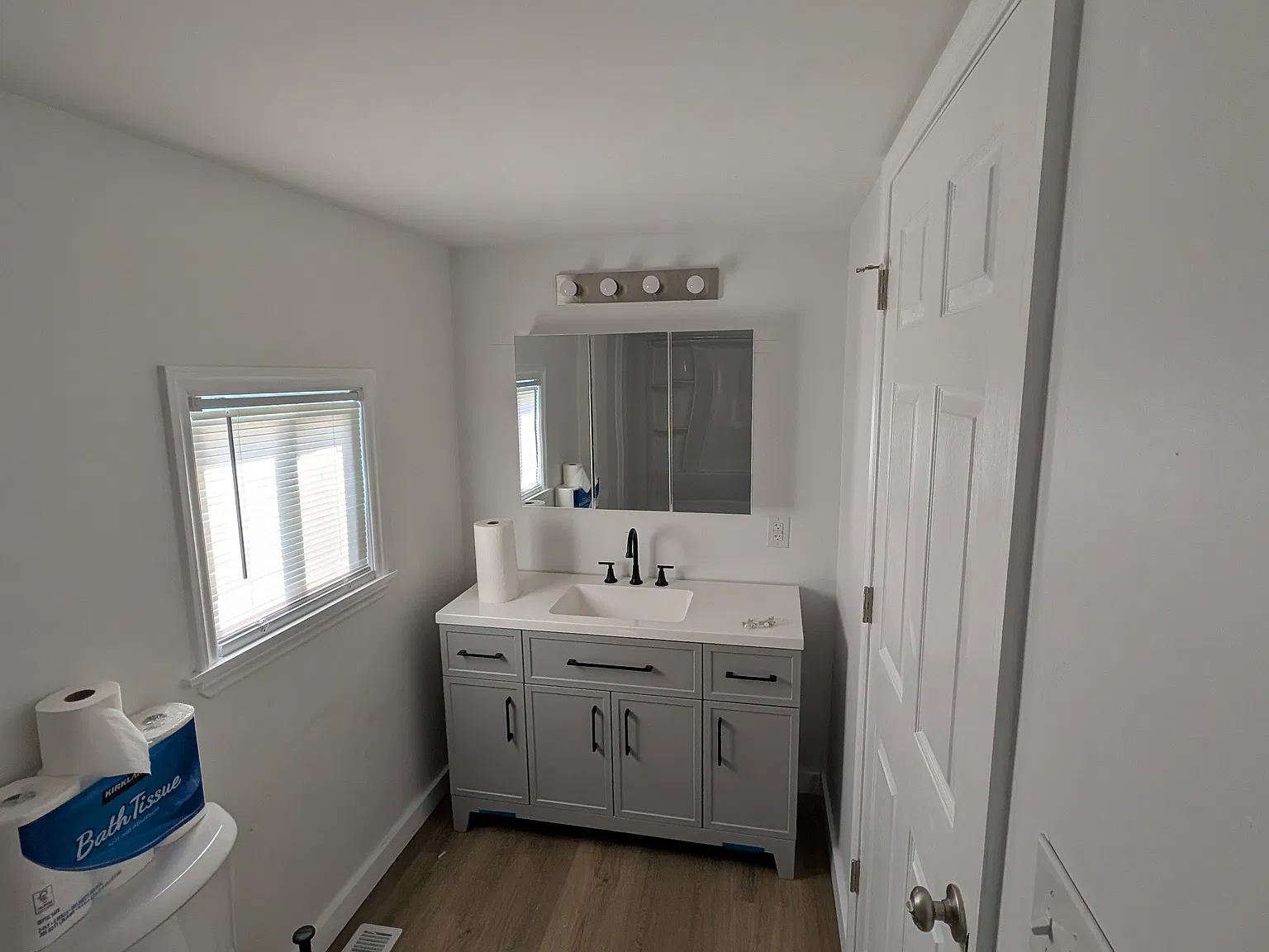2 bed, 816 sqft, $1,750 — Photo 3