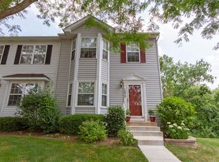 1272 Alexandria Ct, Geneva, IL 60134