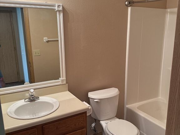 3rd image of 1510 N Bernice Dr