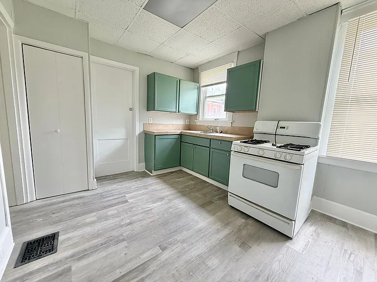 1227 Ross Ave. — Photo 3
