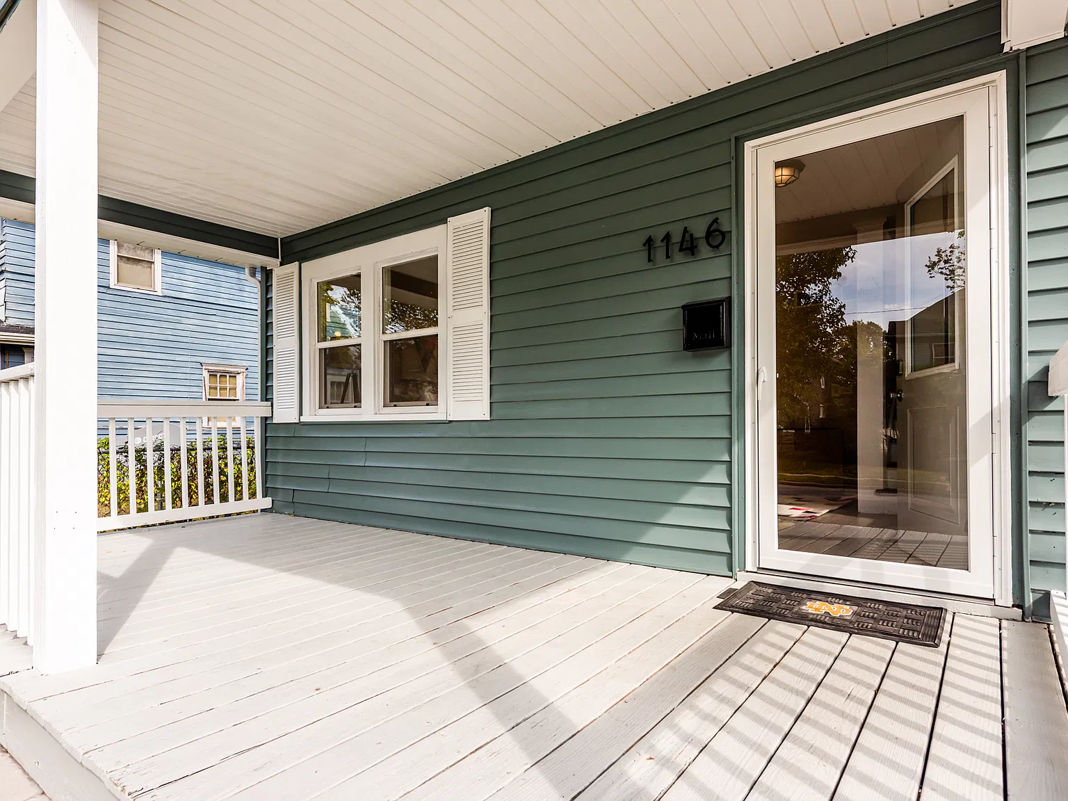 3 bed, 988 sqft, $2,000 — Photo 2