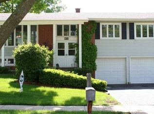 1409 Parker Pl, Elk Grove Village, IL 60007