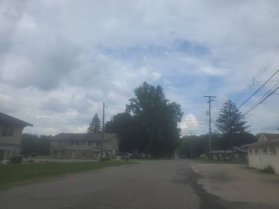 5th image of 525 W Grove Ave