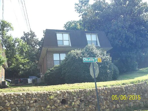 2 bed, 1.5 bath, 1100 sqft, $1,050 — Photo 1